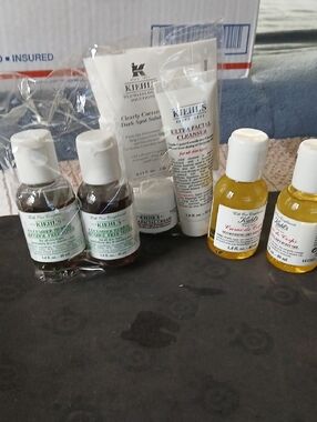 Kiehl's Mini Skincare Set - Toner, Cleanser, Moisturizer, Body Oil NWOB